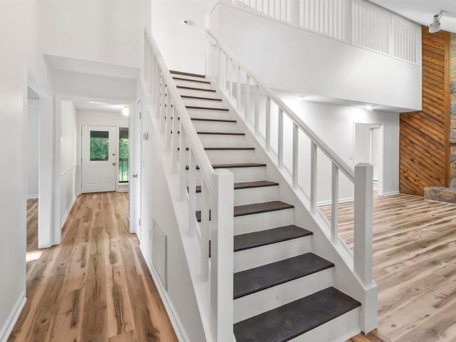 1404 Winding Way