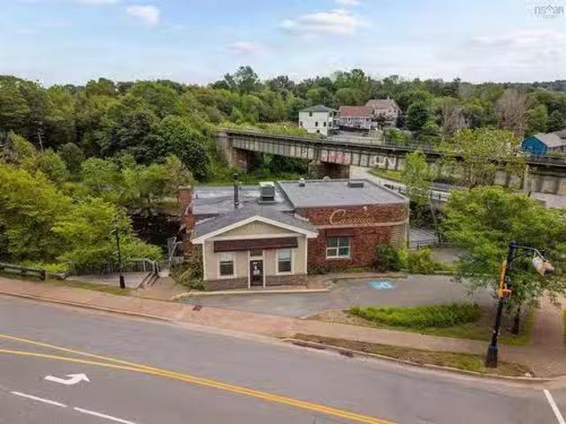 1405 Bedford Highway, Bedford, NS, B4A 3C5 commercial for sa.