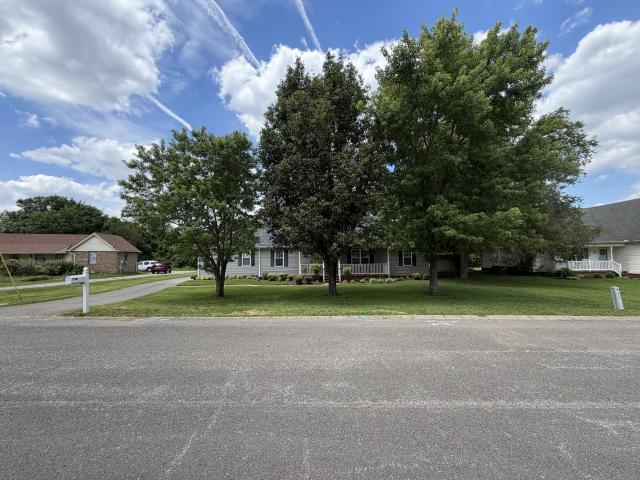1405 Belle Oaks Dr