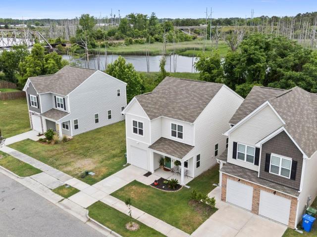 1405 Creekfront Drive