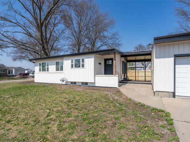 1405 W Pleasant Street