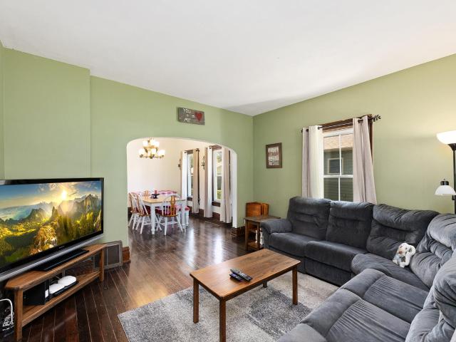 1406 Charles St