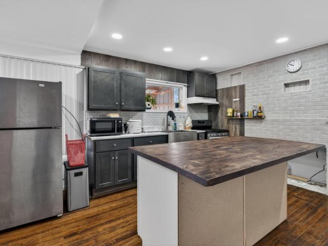1406 Lincolnway