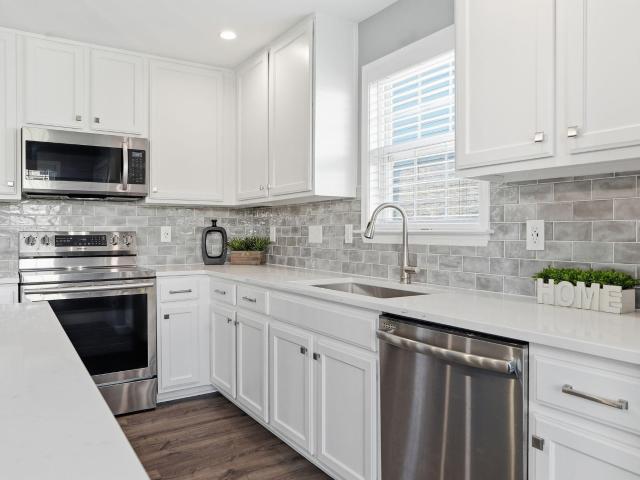1406 Pleasant Garden Lane
