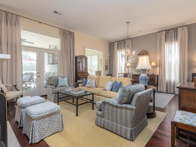 1407 club gardens pl