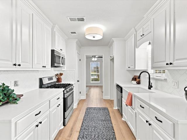 1407 Glenhill Lane