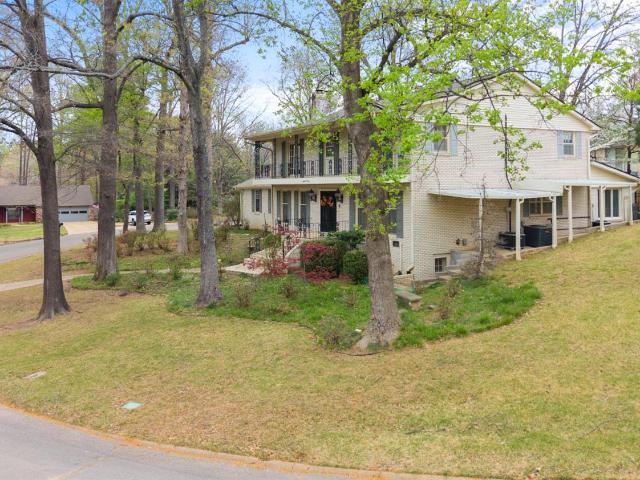 1407 Redbud Circle