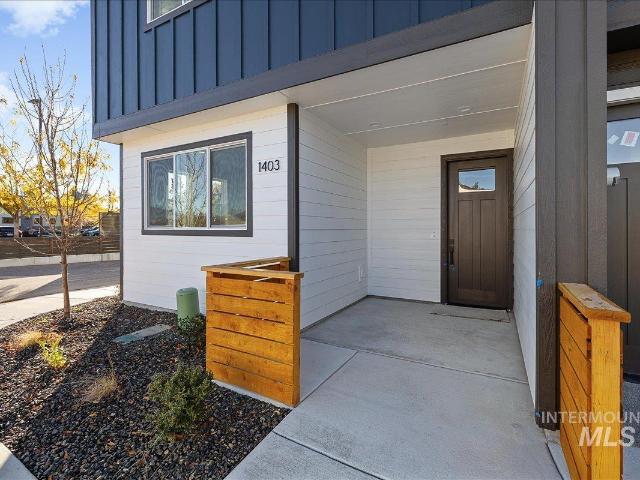 1408 N Cole Cottage Lane