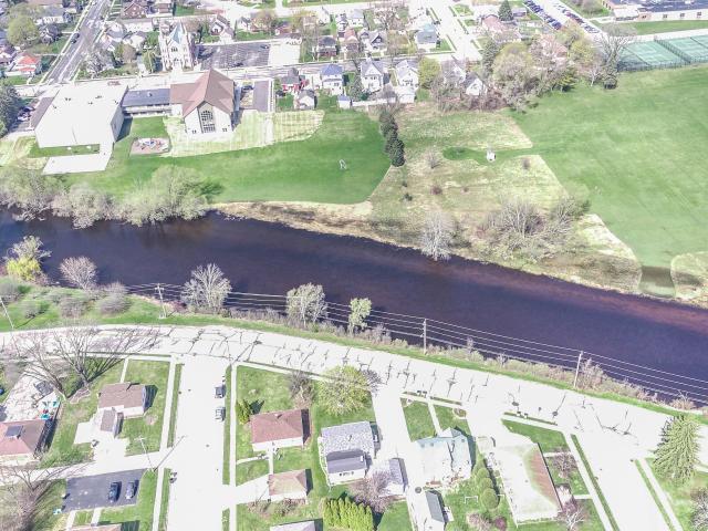 1408 Riverview Dr