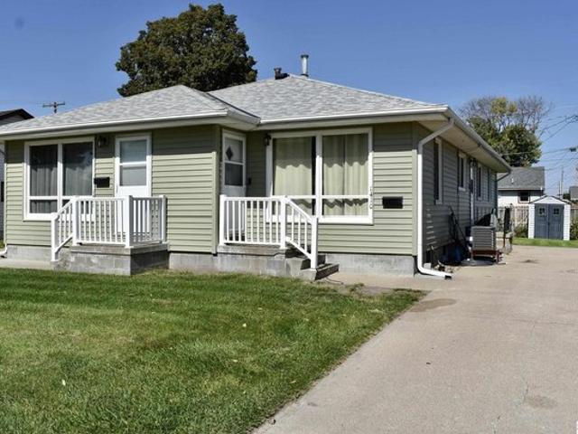 1408 1 Fairacres Dr, Fremont, NE 68025