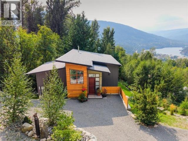 1409 Ash Street, Nelson, BC, V1L 2J3 house for sale | Listing ID 10400 | Royal LePage