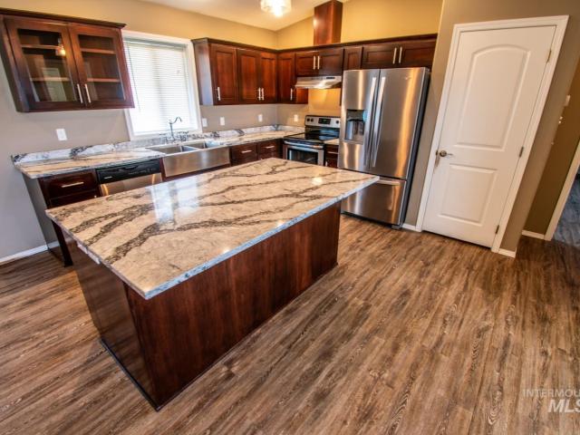 1409 Highland Ave