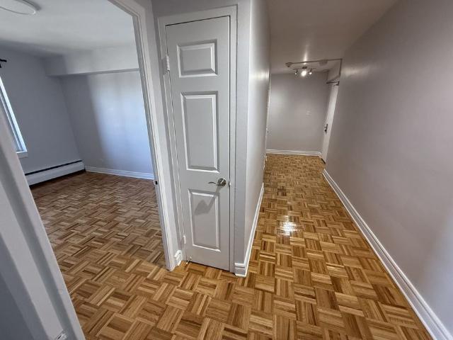 1400 Avenue des Pins Ouest apartment — Montréal, QC 2 Bedroom 2 Bedroom