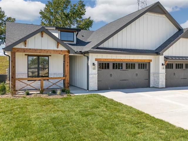 1400 Country Ct St, Joseph, MO 64506 | MLS #2559