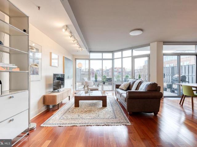 1400 Lancaster Street # 305