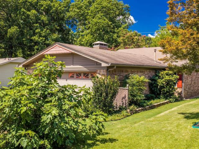 1400 Pickering Drive
