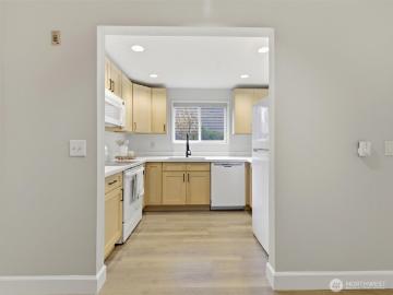 1400 Taylor Ave N, Unit 201, Seattle, WA 98109 | MLS #2490