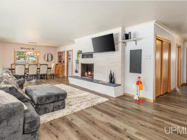 1400 W B Street
