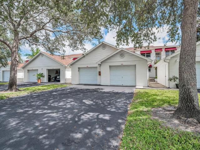 1400 Water View Dr W, Unit 104, Largo, FL 33771 | MLS #TB8517