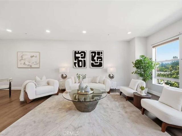 1401 Mission Street 208