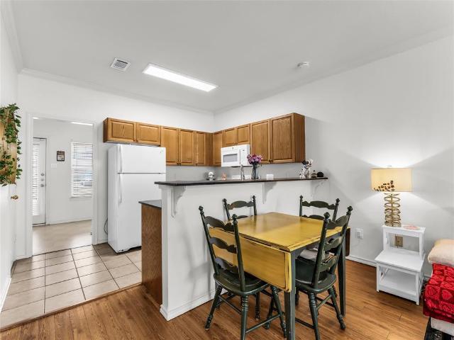 1401 Bagby Avenue # 2