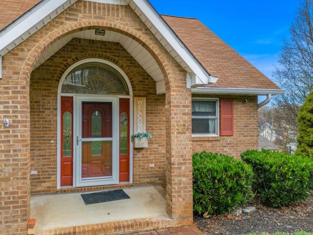 1401 Brookfield Drive