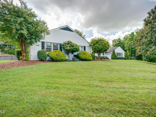 1401 Crescent Drive
