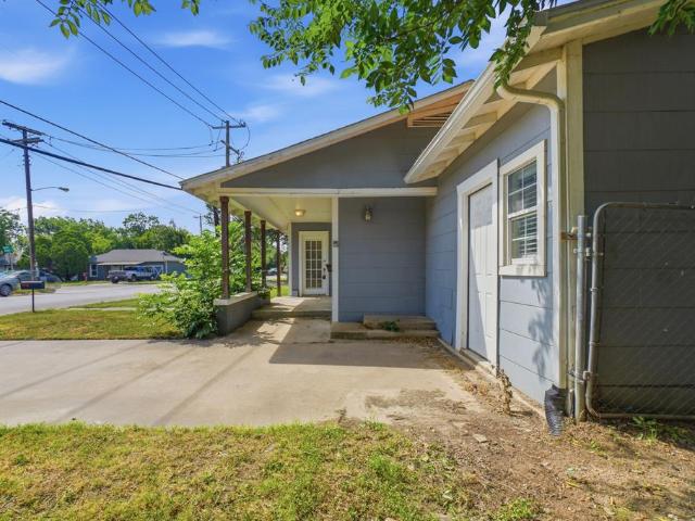 1401 Granbury Street