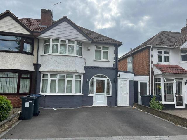 1401 Stratford Road, Hall Green, B28 9HS, United Kingdom | 3 bed duplex for rent #139332977 | Rentberry