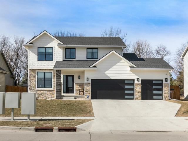1401 Timber Ridge Dr, Norwalk, IA