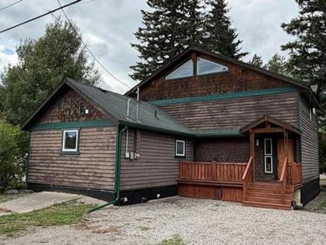 1401 8Th Avenue, Fernie, BC, V0B 1M0 house for sale | Listing ID 10399 | Royal LePage
