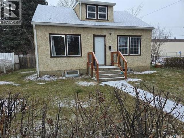 1402 Nd Street, North Battleford, SK, S9A 1G7 house for sale | Listing ID SK046852 | Royal LePage