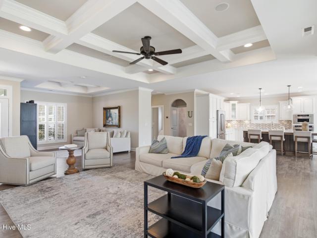 1402 Admiral Way