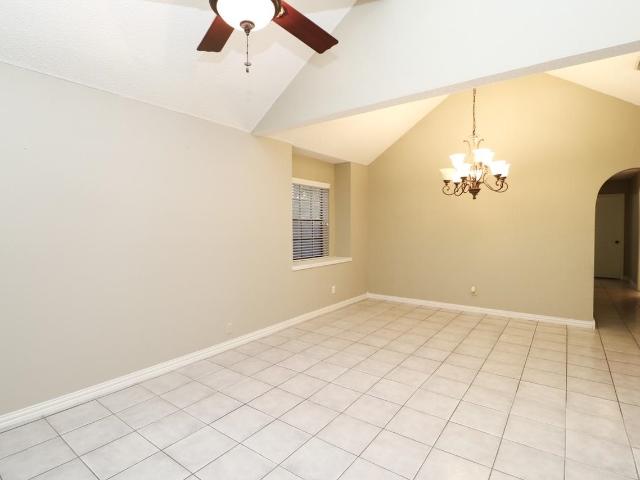 1402 Longhorn Dr