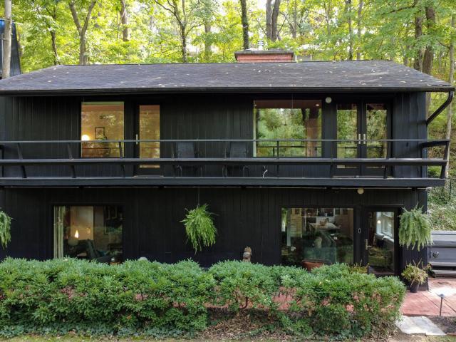 1402 w rollins rd