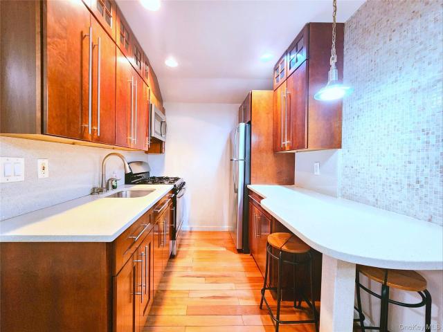 140 1 rd Avenue, Unit 104