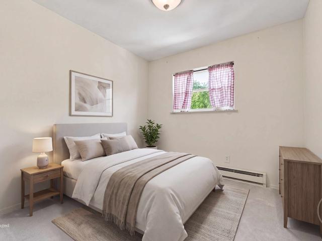 140 4 th Avenue, Queens, NY
