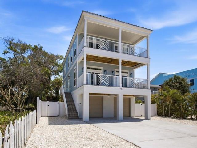 140 92nd Ave, Treasure Island, FL 33706