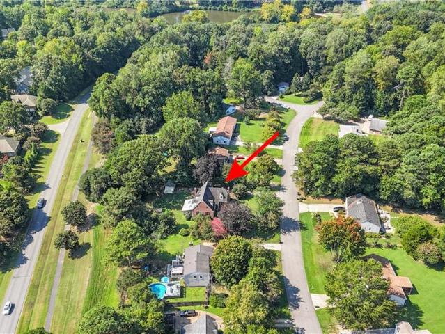 140 Country Club DR
