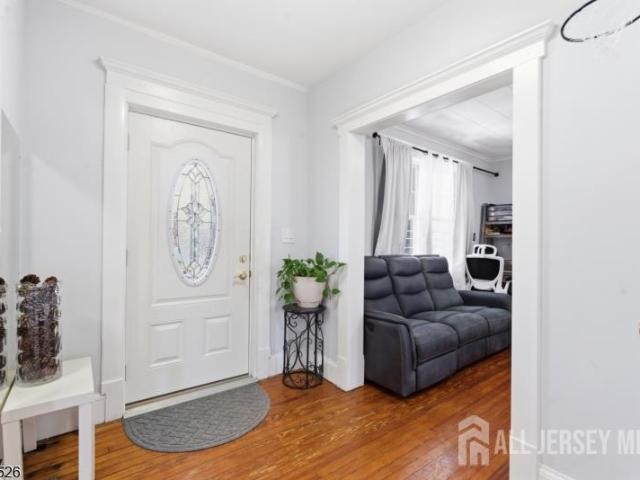 140 Grove Avenue