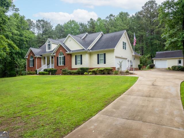 140 Honeysuckle Road NW