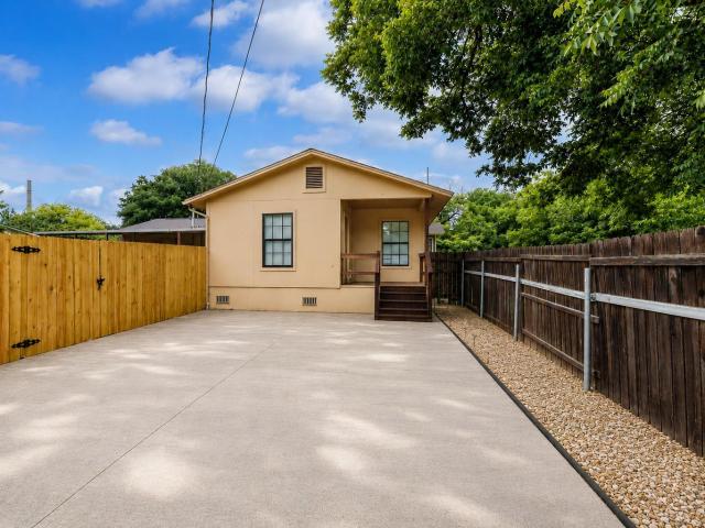 140 Hillcrest Dr