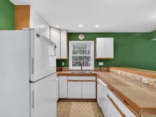 140 laird pl