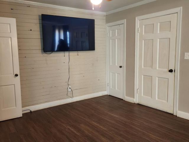 140 lake dr