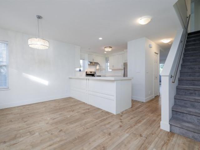 140 Shoreline Circle, Port Moody, BC, V3H 5B3 townhouse for sale | Listing ID R3144 | Royal LePage