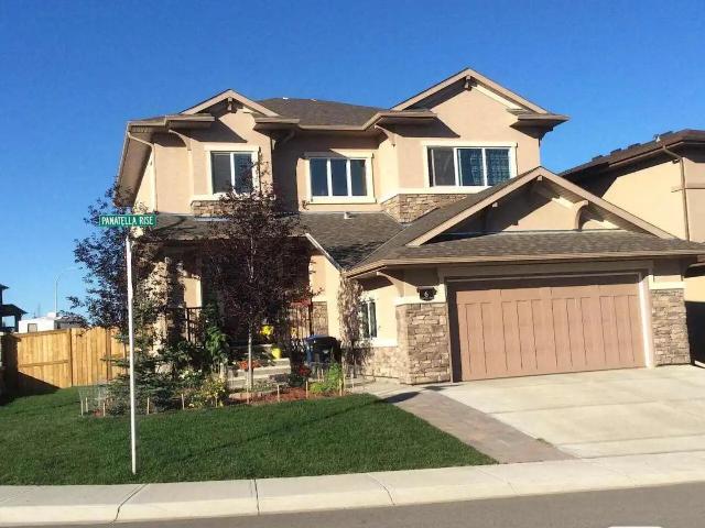 140 sqft bedroom on 2nd floor of Estate Home in Panorama for singles only!