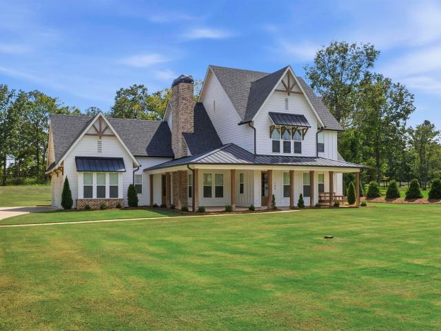 140 Stonewood Trail