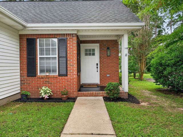 140 Twin Oaks Lane
