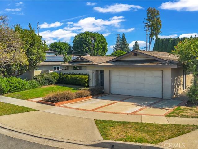 1414 E 18th