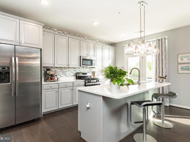 1414 Ribbon Limestone Terrace SE # E 204